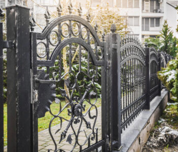 Aiad, väravad, piirded Aiad, väravad, piirded